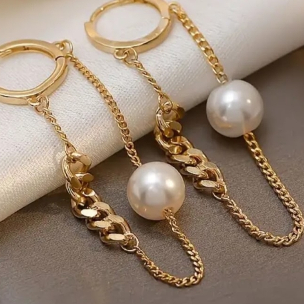 🎶 Earrings with faux pearl - Picture 2 of 3